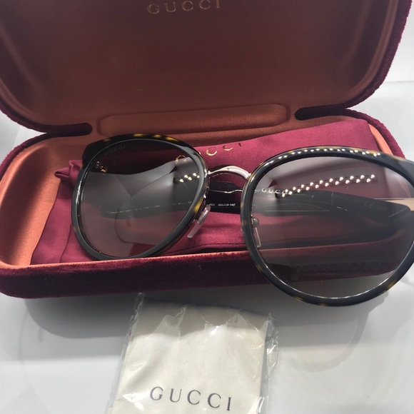 Gucci 0077SK 001 - Picture 2 of 8